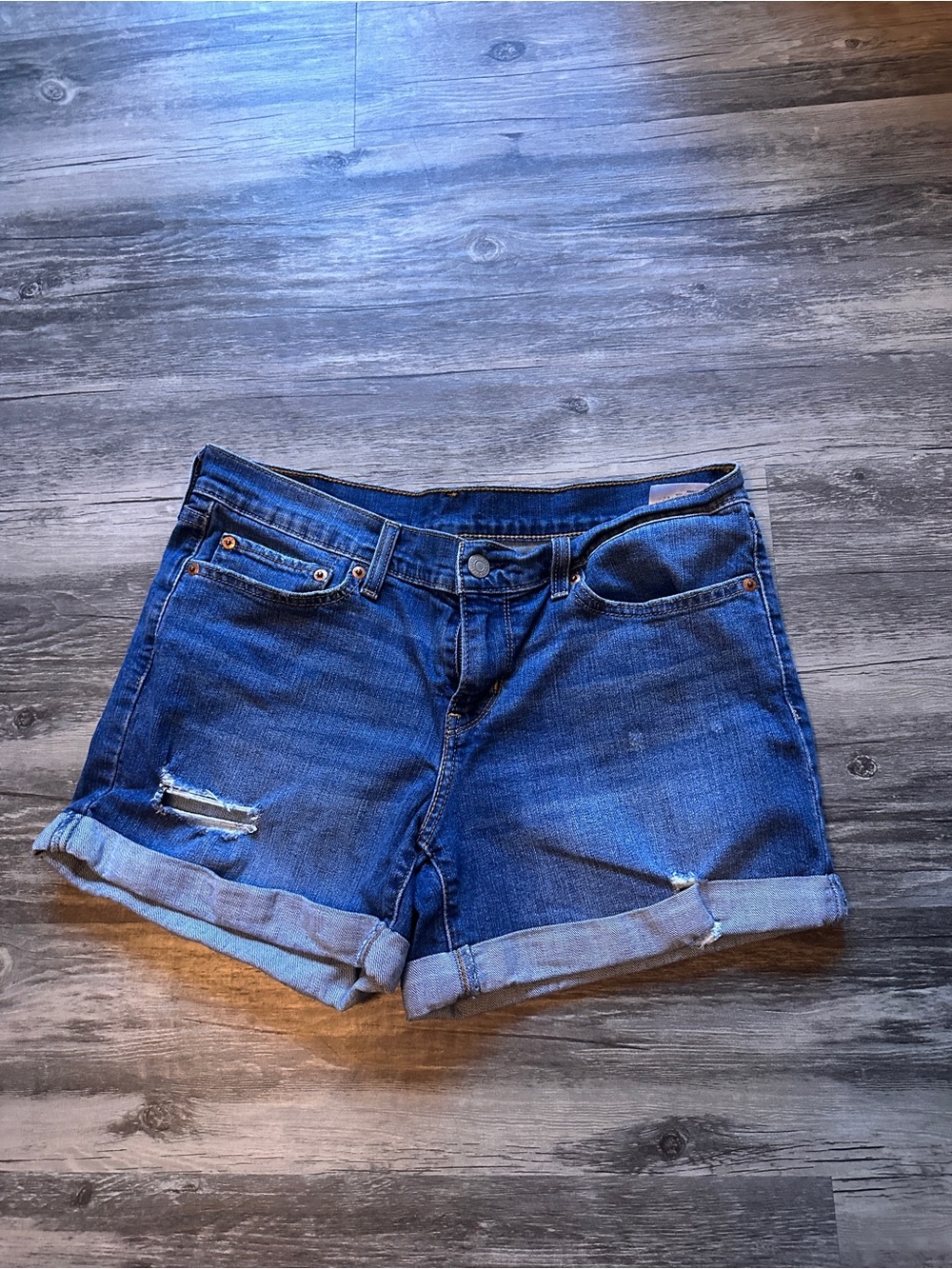 Levi's Dark Blue Rolled-Cuff Jean Shorts size 29
